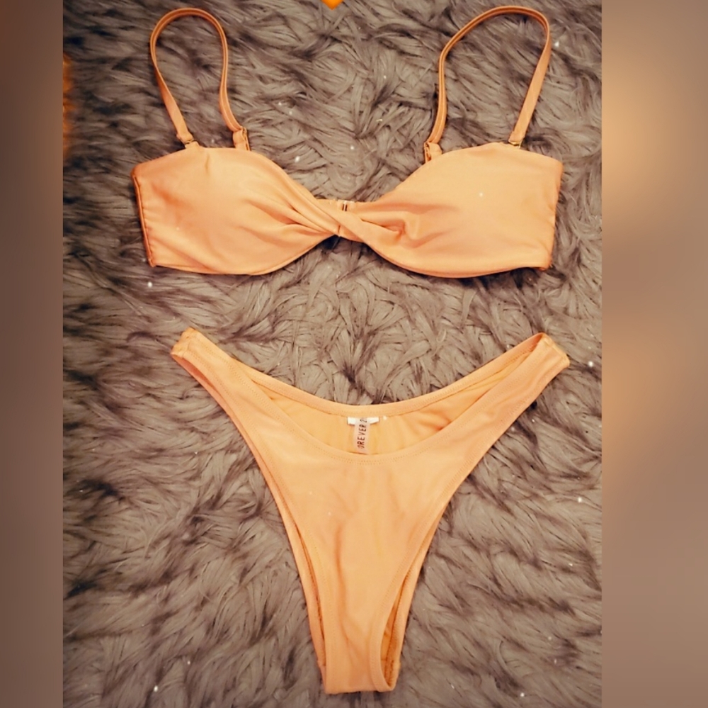 NWT Forever 21 bikini set Nectarine color!